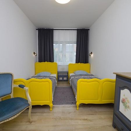 Central Apartment - Folk District Bratislava Bagian luar foto
